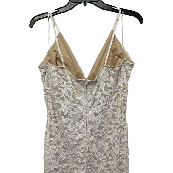 NWOT EMERALD SUNDAE | Juniors' Nude Slim Allover Lace Overlay Side-Slit Gown XL - Picture 5 of 11